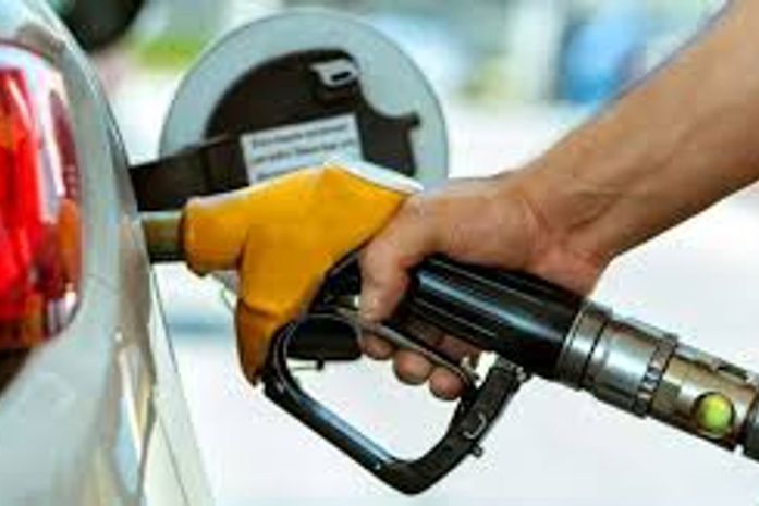 Após denúncias de gasolina “batizada” Procon oriente consumidores em Arapiraca