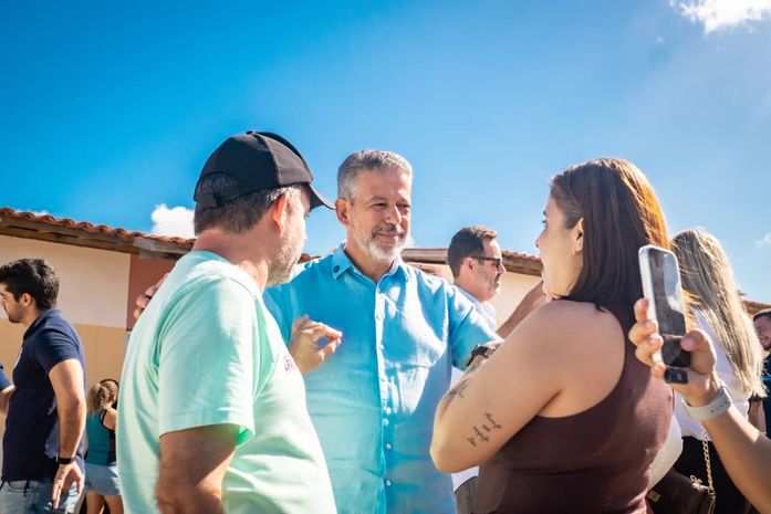 Com mais de 90% das moradias populares de Alagoas viabilizadas por seu trabalho, Arthur Lira celebra a entrega de mais 200 casas na Barra de São Miguel