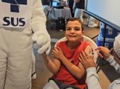 Prefeito Luciano acompanha inicio da multivacinação de crianças a adolescentes 