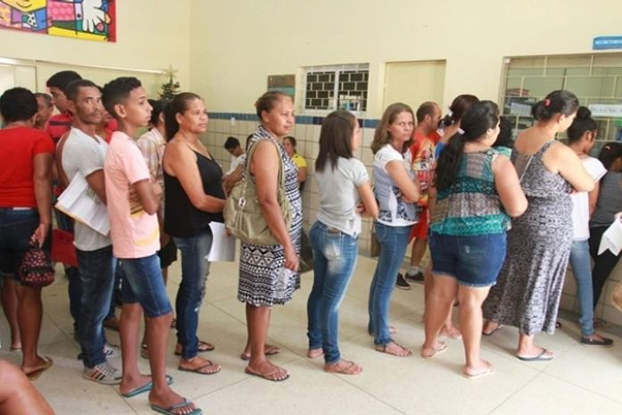 Responsáveis devem comparecer às unidades de ensino pretendidas para confirmar matrículas online