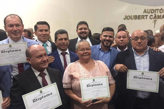 Grupo dos nove vereadores que apoiam o nome de Maxwell da Saúde para presidência da Casa