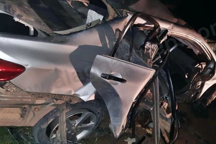 Carro capota após motorista perder controle da direção e quatro pessoas ficam feridas na AL-420