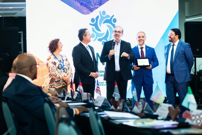 Roberto Muniz é homenageado durante reunião nacional em Alagoas