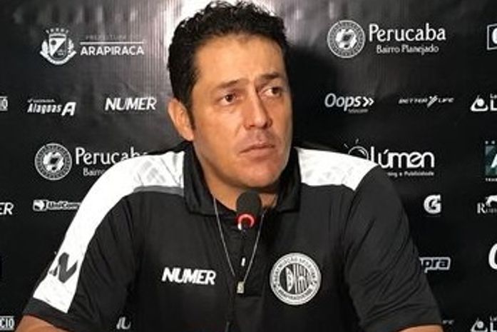 Após três derrotas diretória do Asa dispensa técnico Maurílio Silva