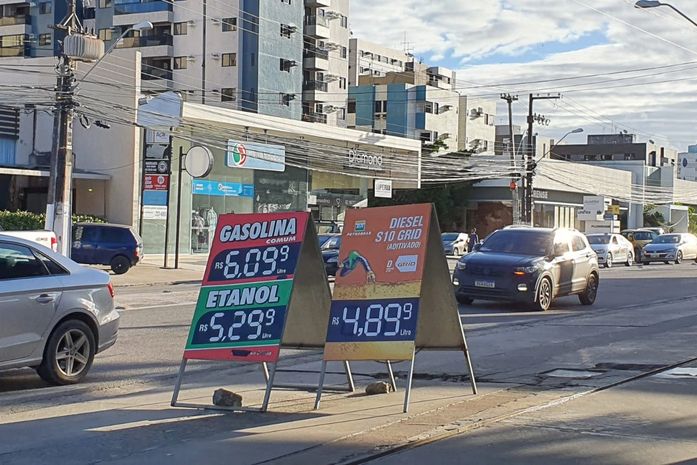 Preço da gasolina chega a R$ 6,09 em Maceió