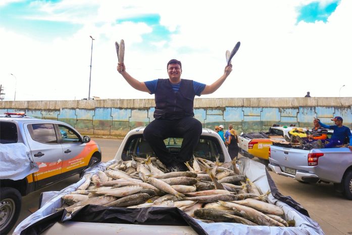 “Dignidade e comida na mesa”: Prefeito Carlos garante a distribuição de mais de 100 toneladas de peixe na Semana Santa em Rio Largo