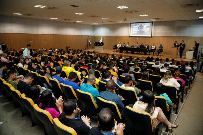 Detran abre Semana Nacional de Trânsito com lançamento do Alta Segura, programa que distribui bebês-conforto para maternidades