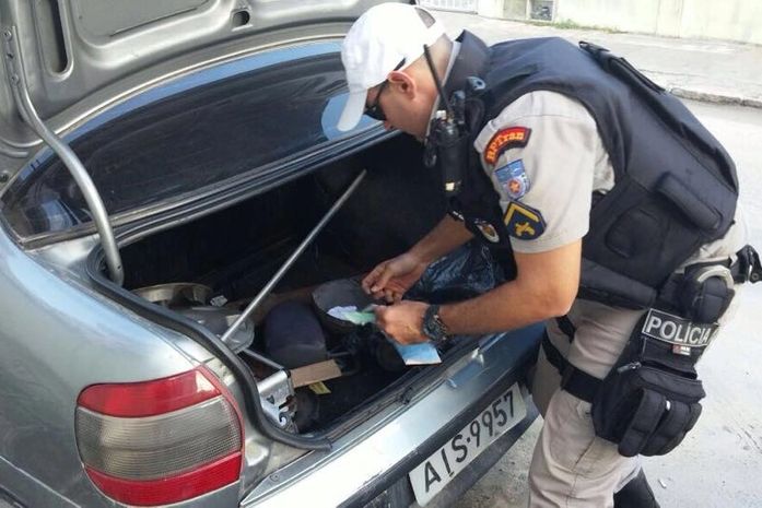 Veículo foi apreendido