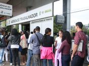 Pedidos de seguro-desemprego caem 16,9% em outubro