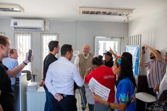 Caio Bebeto é impedido de entrar na Sesau e denuncia descaso com famílias da equoterapia em Alagoas