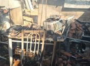 Residência é atingida por incêndio e fica completamente destruída no interior 