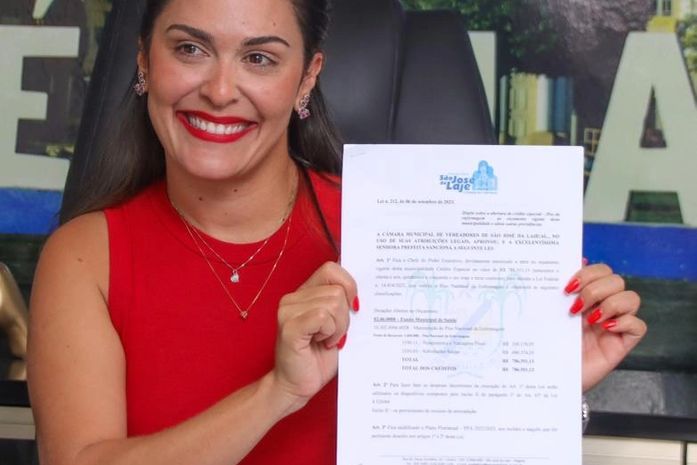 Prefeita Angela Vanessa sanciona lei do piso da enfermagem, e São José da Laje é a primeira cidade de Alagoas a realizar o pagamento