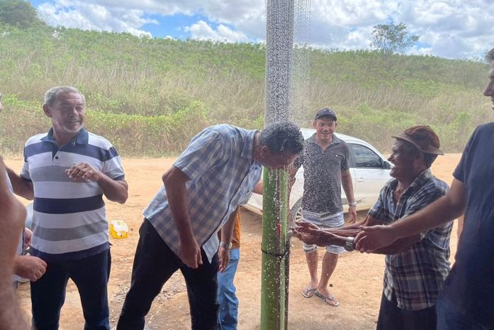 Prefeitura inaugura mais um Sistema de Abastecimento de Água em Limoeiro de Anadia