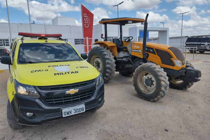 Trator furtado na zona rural de Arapiraca é localizado e recuperado em Craíbas