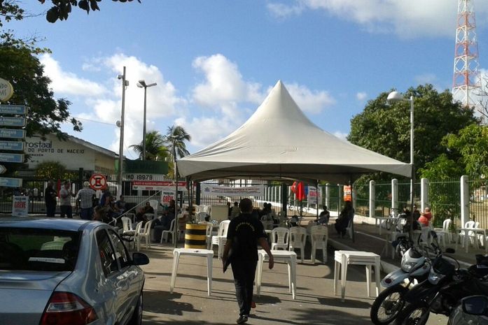 Greve de policiais segue diante de impasse