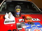 Equipes da PM apreende armas e drogas na capital e no interior