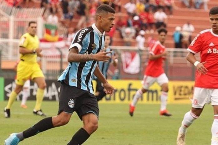 O jogador da base do Grêmio, Diego Rosa