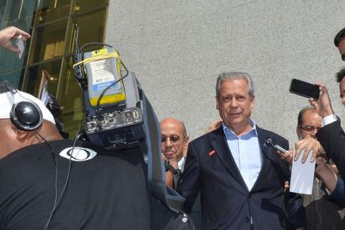 Supremo revoga prisão preventiva de Dirceu na Lava Jato