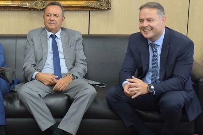 Prefeito Mandú com o ministro dos Transportes, Renan Filho num recente encontro em Brasília