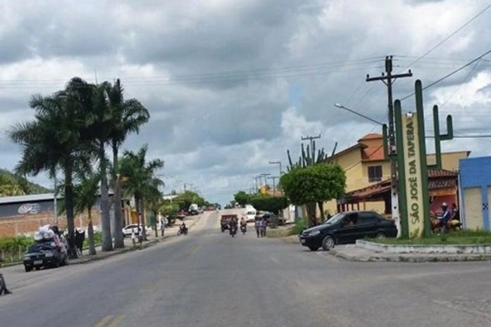 Homem morre e três pessoas ficam feridas em capotamento na AL-135 em São José da Tapera