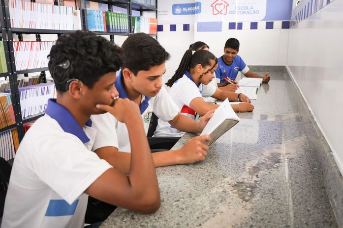 Secretaria de Educação inicia renovação de matrículas da rede estadual