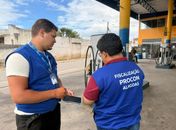 Operação do Procon mira postos e aponta irregularidades no preço da gasolina em AL