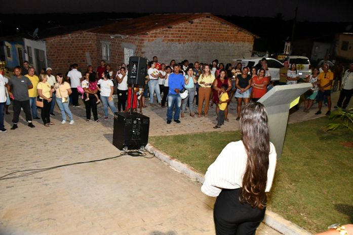 Prefeitura de São Miguel dos Campos inaugura ruas pavimentadas em povoado