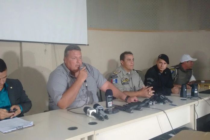 PM captura cinco suspeitos de roubar armas de policiais militares
