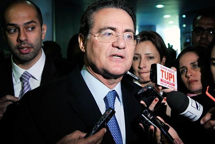 Senador Renan divulga nota sobre a morte de Divaldo Suruagy