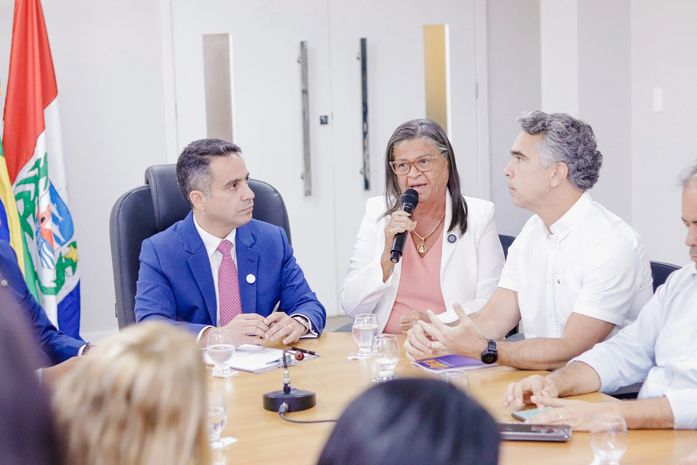 Tia Júlia, Paulo Dantas e AeC anunciam 2 mil empregos para Palmeira dos Índios e região