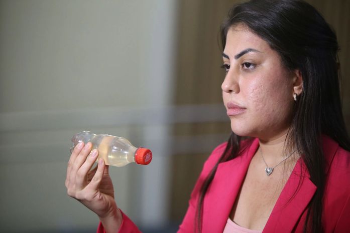 “Não há nada mais simbólico hoje do que essa garrafa d’água”, declara Gabi Gonçalves em Audiência Pública sobre a falta de água na região metropolitana