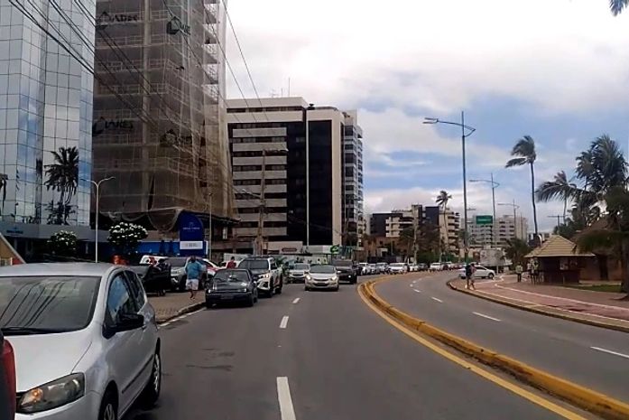 Em carreata, manifestantes criticam decreto do governo: “Alagoas precisa voltar a trabalhar”
