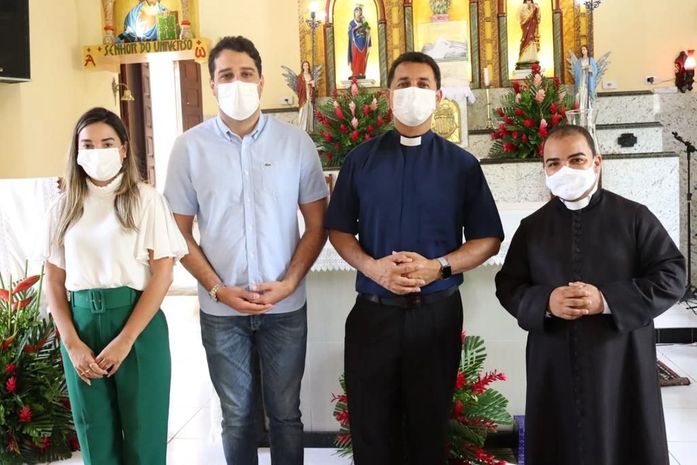 Santana do Mundaú: Paróquia Senhora Sant’Ana se despede do padre Lourenço Jr e acolhe o padre Cícero