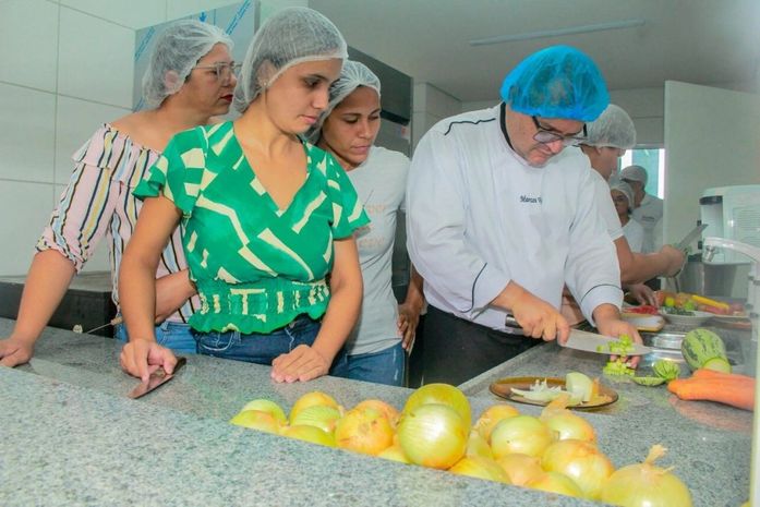 Secretaria de Educação de Penedo realiza capacitação para merendeiras