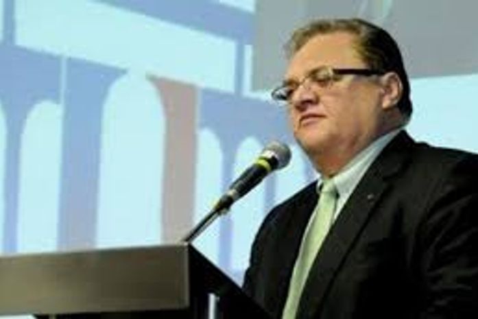 Isnaldo Bulhões foi sepultado na tarde desta quarta (07) em Santana do Ipanema