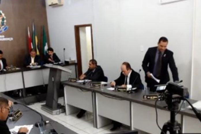 Sessão extraordinária na Câmara Municipal de São José da Tapera, Sertão alagoano.