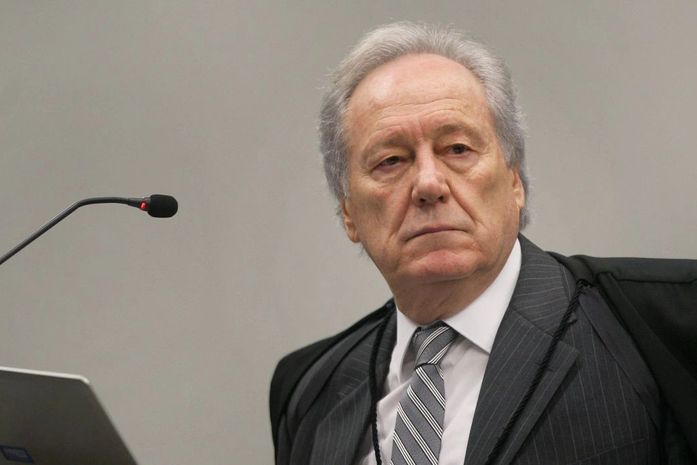 STF: Lewandowski autoriza divulgação de exames de Bolsonaro