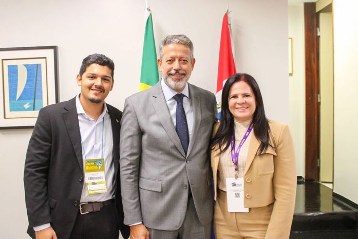 Prefeita Lívia Carla reforça compromisso com Barra de Santo Antônio em agenda estratégica durante a Marcha dos Prefeitos, em Brasília