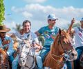 Isnaldo Bulhões participa de cavalgada em homenagem a Demor Targino e celebra tradição de mais de 70 anos