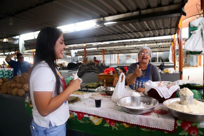 Gabi Gonçalves ouve comerciantes em visita a Feira Municipal de Rio Largo