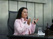 Deputada Fátima Canuto propõe criação do Programa Guardião Familiar para fortalecer proteção de mulheres e crianças em Alagoas