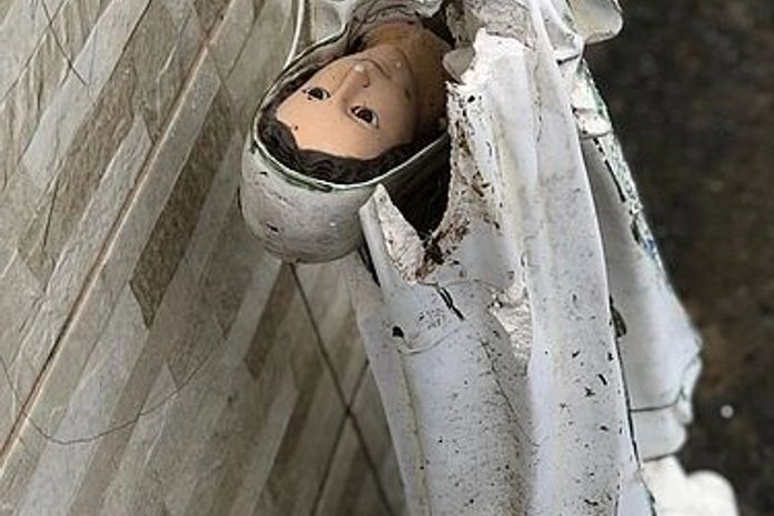 Imagem de Nossa Senhora foi quebrada