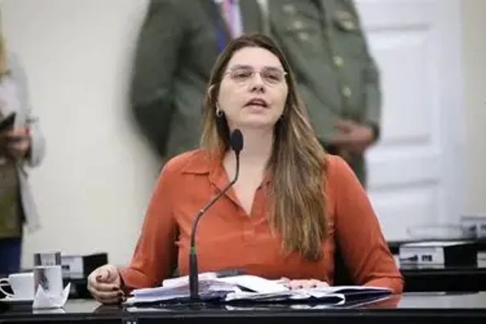 O investimento em lavanderias comunitárias, que é uma dos compromissos de agenda  da deputada, Jó Pereira, foi pautado na Conferência das Mulheres, de Maceió. Que legal!