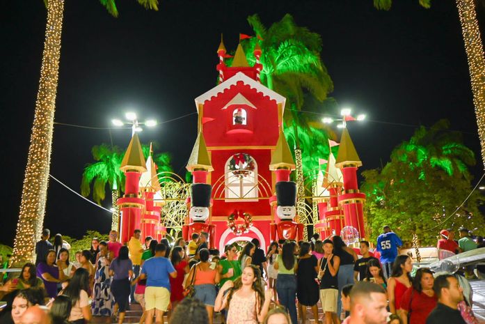 São Miguel dos Campos iluminada: cidade entrou no clima natalino