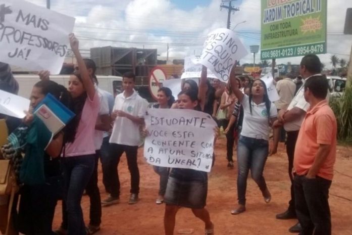 Protestos marcam a visita do governador Renan Filho a Arapiraca