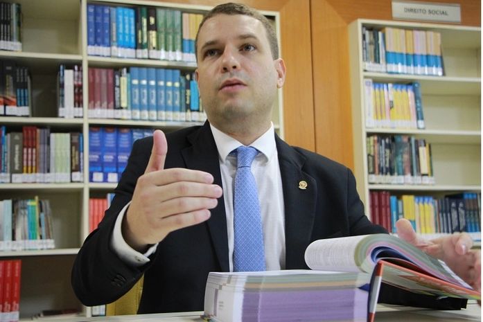 Promotor de Justiça, Ary Lages