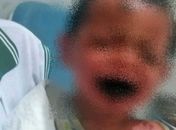 Professora é linchada após agredir mãe e bebê com soda cáustica