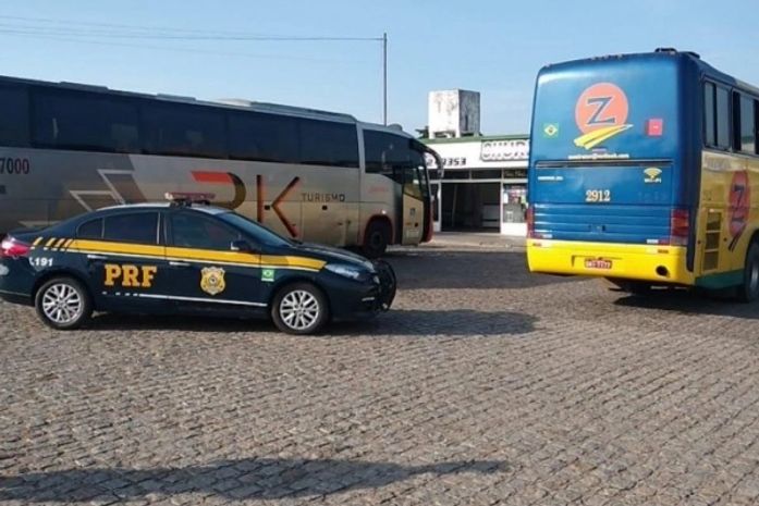 ANTT e PRF apreendem dois ônibus de transporte clandestino em São Sebastião