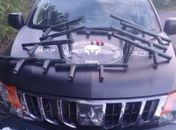 Polícia apreende 10 armas artesanais ligadas ao Comando Vermelho em Maceió; armamento estava enterrado em área de mata