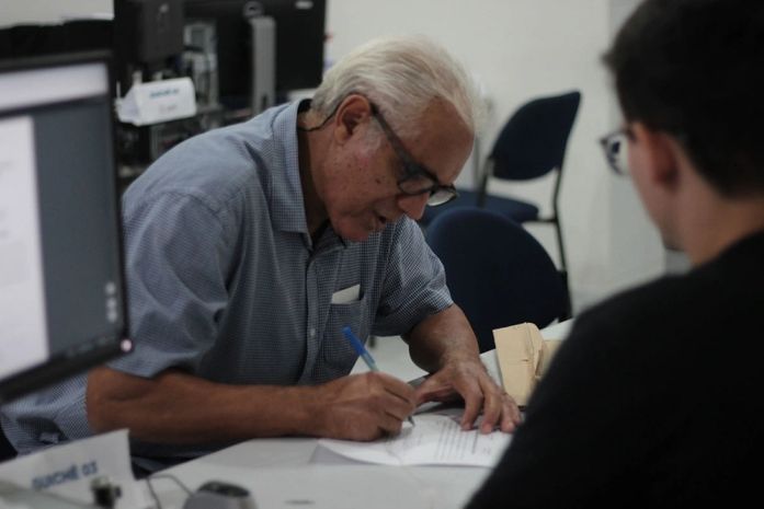 Para fazer o recadastramento, basta acessar o site http://www.alagoasprevidencia.al.gov.br/, clicar no item Recadastramento 2019 e efetuar o agendamento